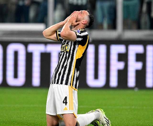 尤文图斯中场一己之力推动球队晋级 尤文图斯中场一己之力推动球队晋级