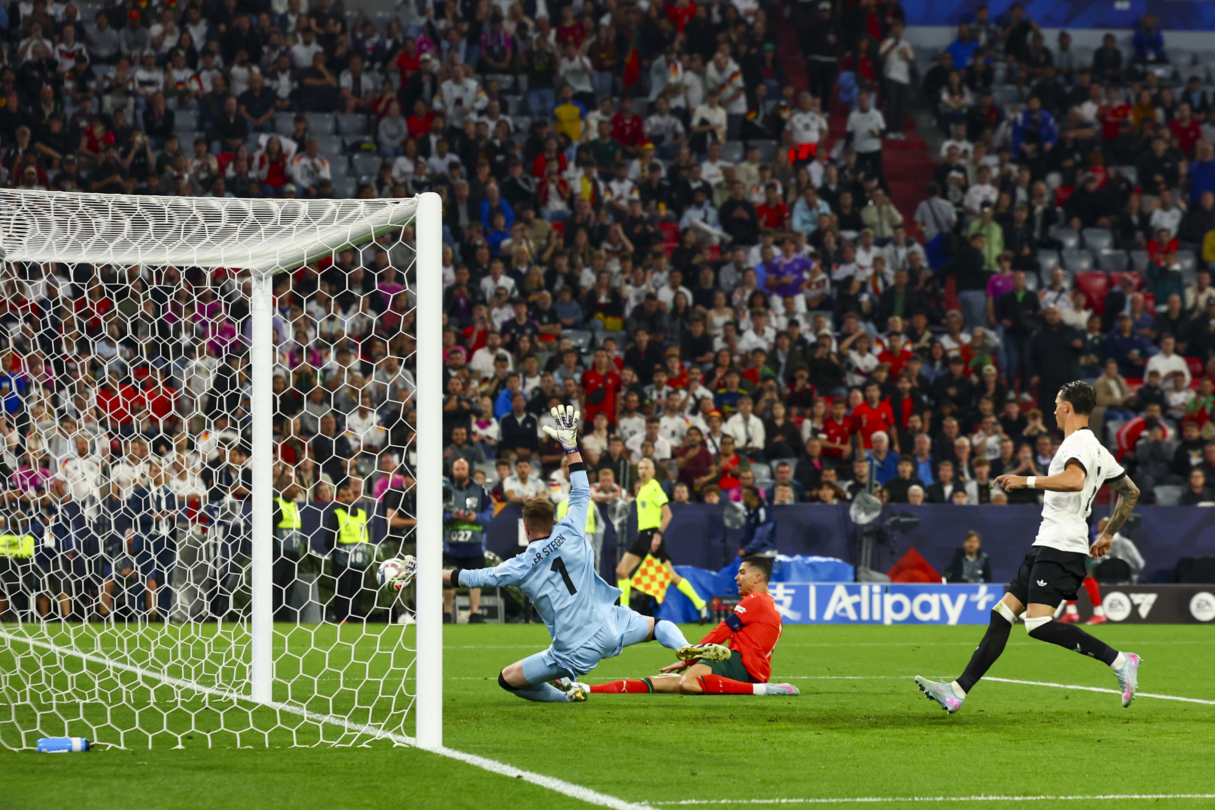 欧国联比赛战绩惊艳,备受瞩目 欧国联比赛战绩惊艳,备受瞩目