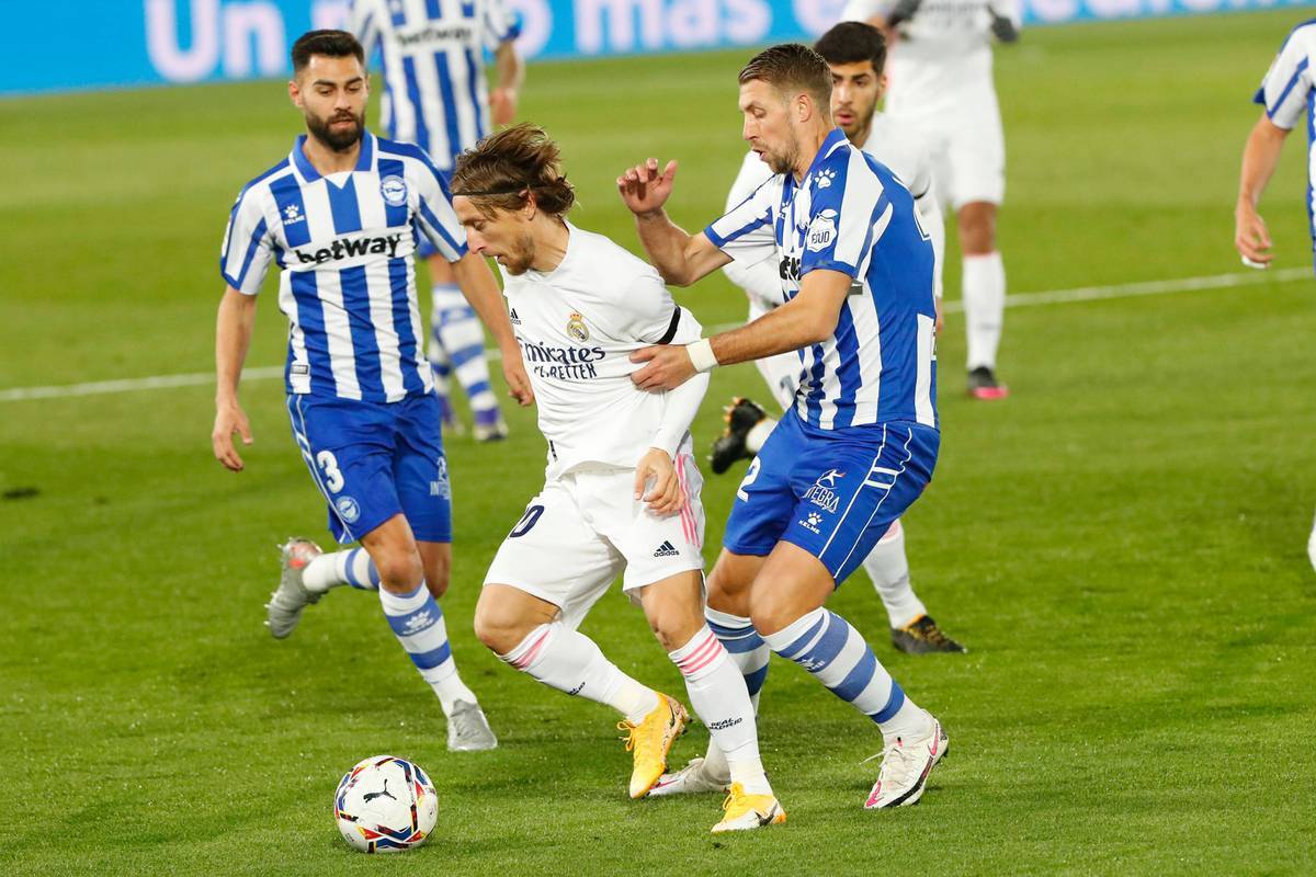 包含瓦伦西亚占据主场,晋级势不可挡的词条 包含瓦伦西亚占据主场,晋级势不可挡的词条