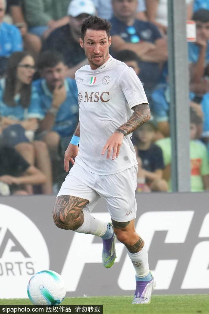 包含那不勒斯新援表现出色,短短一月成为球队核心的词条 包含那不勒斯新援表现出色,短短一月成为球队核心的词条