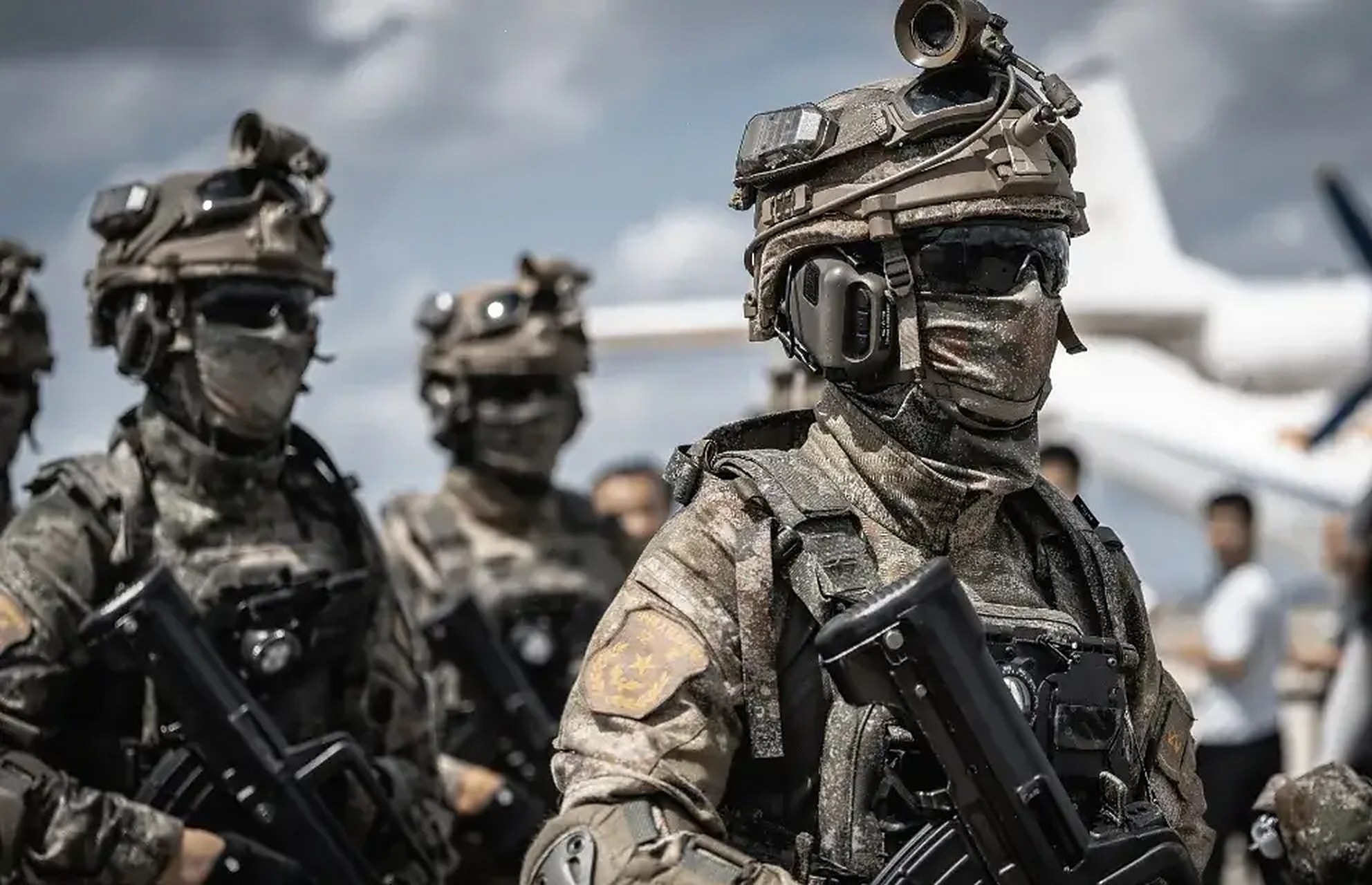 队员身手灵活,攻守兼备赢得胜局 队员身手灵活,攻守兼备赢得胜局