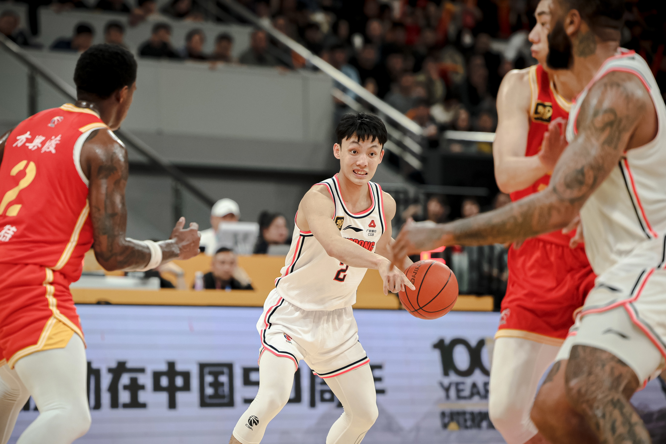 江苏男篮遭遇双杀,连续输给广州队 江苏男篮遭遇双杀,连续输给广州队